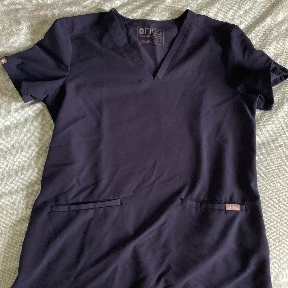 FIGS scrubs top small navy blue